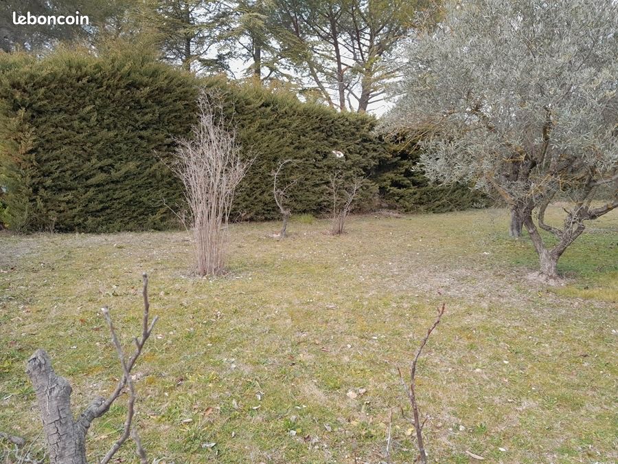Terrain 330 m² Lambesc · 215 000 €