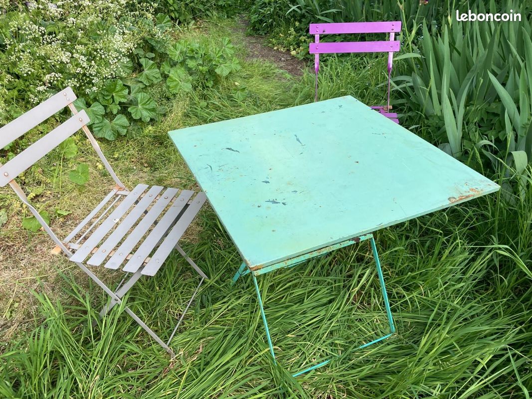 Tables et chaises (image 1)