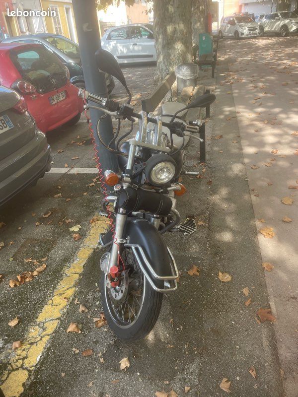 Honda Shadow 125 (image 1)