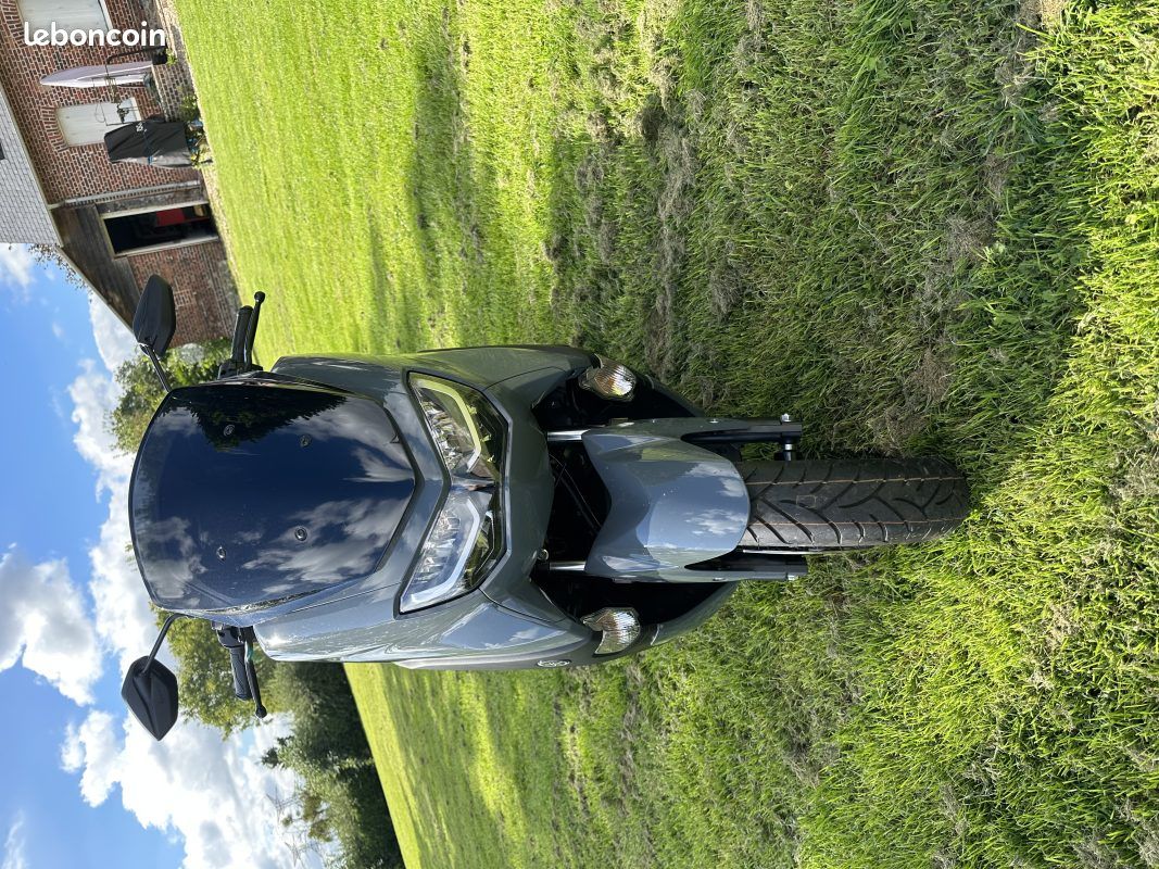 Yamaha nmax 125 2023 (image 3)