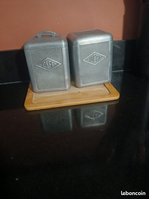 Ensemble de deux boîtes de conservation vintage en aluminium brossé (image 1)