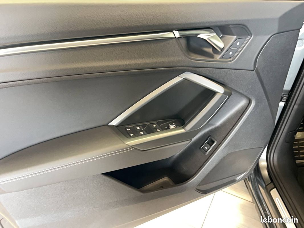 AUDI Q3 35 TDI 150 ch S tronic 7 S line (image 11)