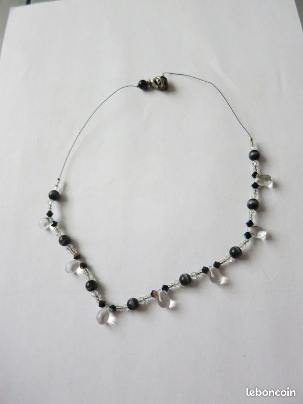 Parure collier ras de cou 41 cm + boucle oreilles oursin noir blanc (image 1)