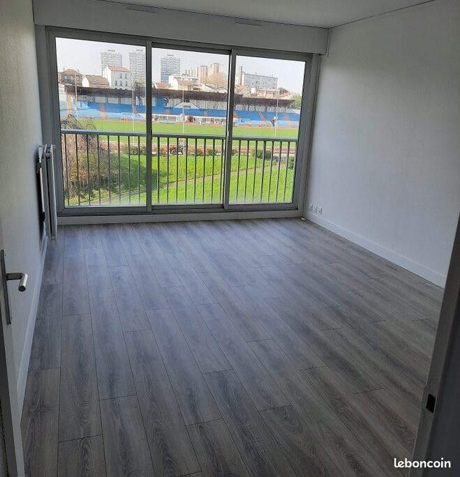 Parking 62 m² · à Ivry-sur-Seine · 62 m² · 1 297 €/mois