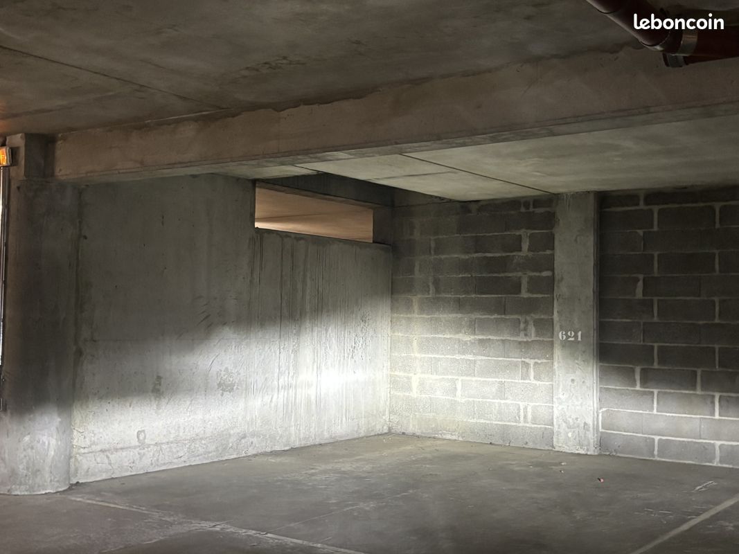 Parking/box Metz · 100 €/mois