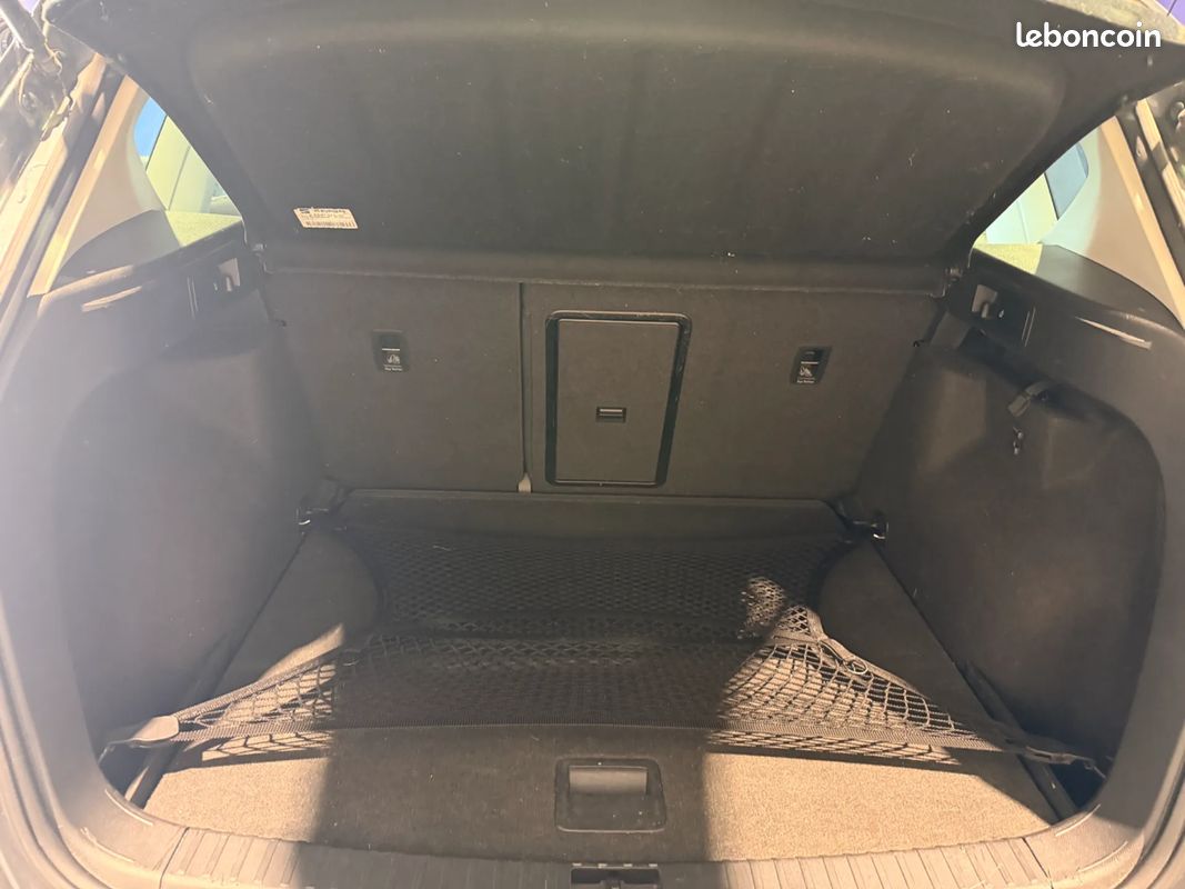 SEAT Ateca 1.6 TDI 115ch Start&Stop Style -Distribution Ok - Suivi complet - Carplay / AndroidAuto - Caméra de recul - Pneus Avants Neufs - CT Vierge - Garantie 6 mois (image 19)