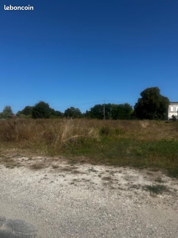 Terrain 800 m² Saint Medard De Guizieres · à Saint-Médard-de-Guizières · 62 000 €