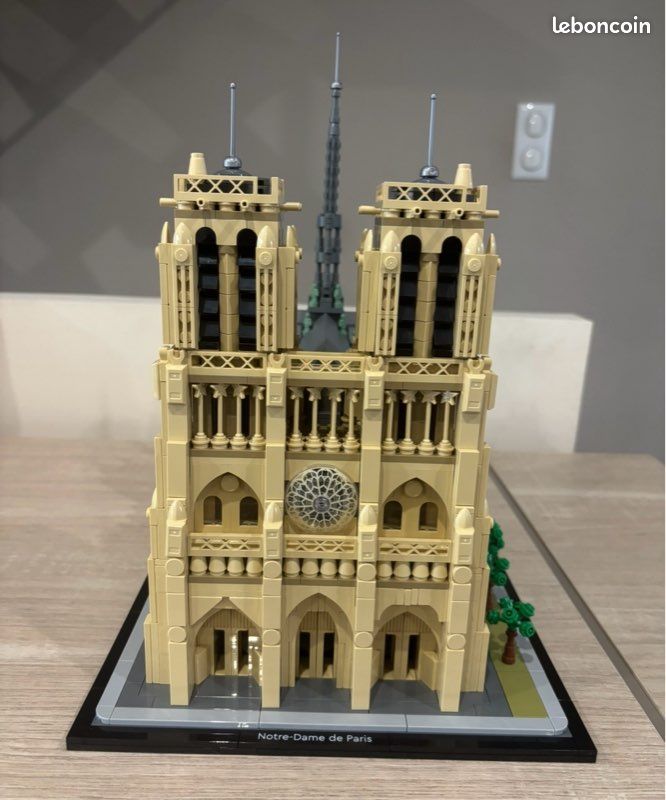 Lego notre dame de Paris (image 2)