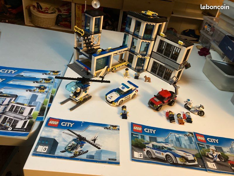 Lego 60141 commissariat de police (image 1)