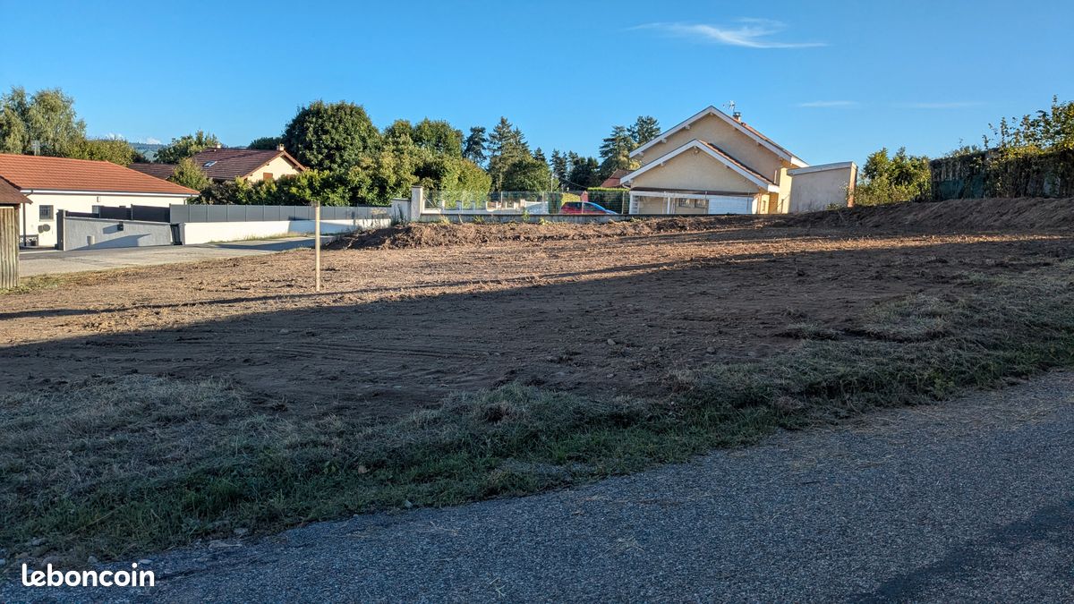 Terrain constructible 624 m2 CHABONS · à Châbons · 72 000 €