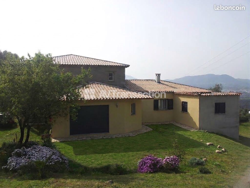 Maison 8 pièces 310 m² · à Bastelicaccia · 310 m² · 749 000 €