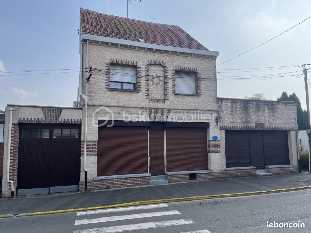 Maison 12 pièces 550 m² · à Wingles · 550 m² · 563 500 €