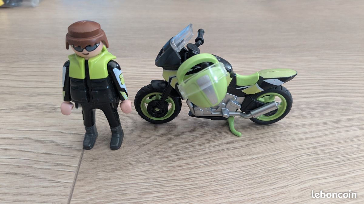 Playmobil 70204 - Pilote et moto (image 2)
