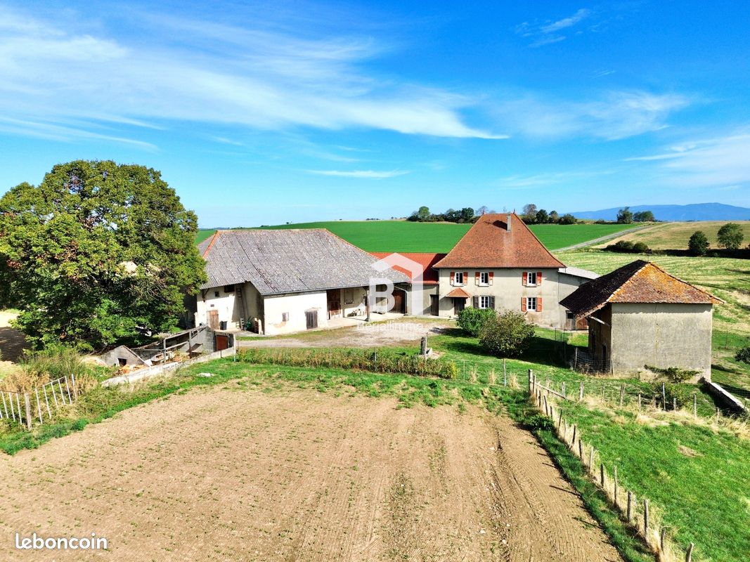 Maison 6 pièces 179 m² · à Saint-Didier-de-la-Tour · 179 m² · 387 000 €