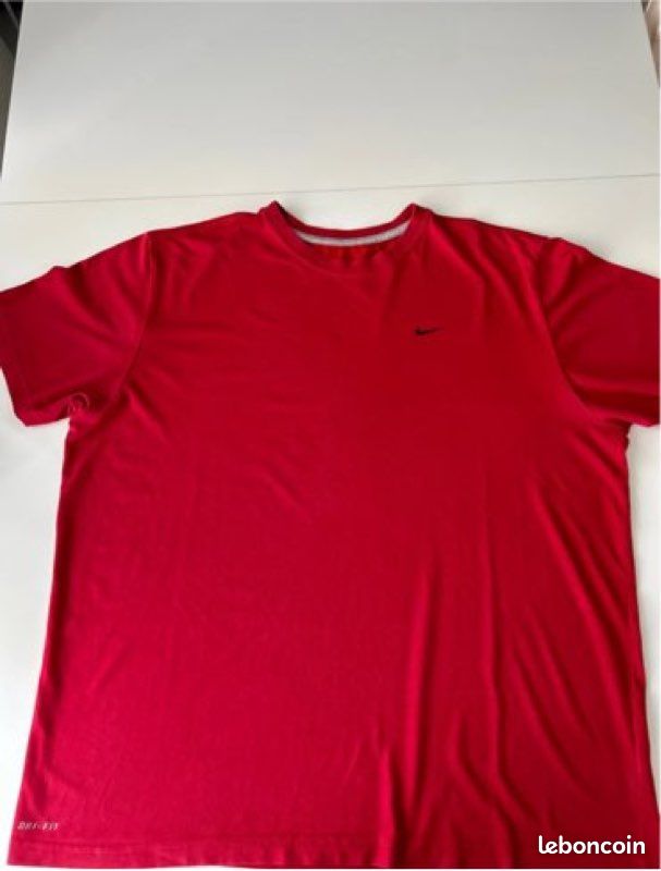 Tee shirt Nike rouge (image 1)