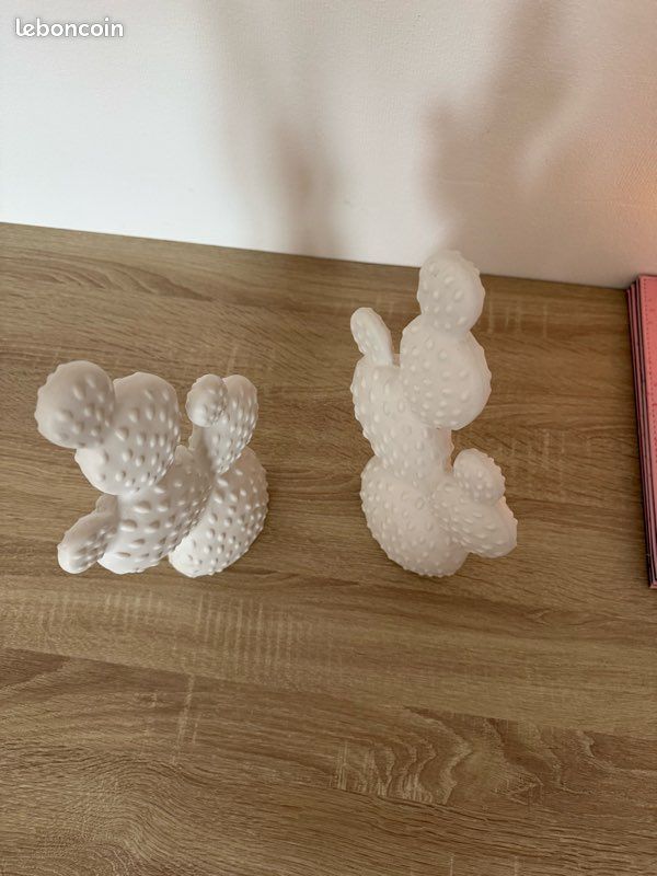 Lot de 2 cactus décoratifs blancs en céramique 31 cm (image 3)
