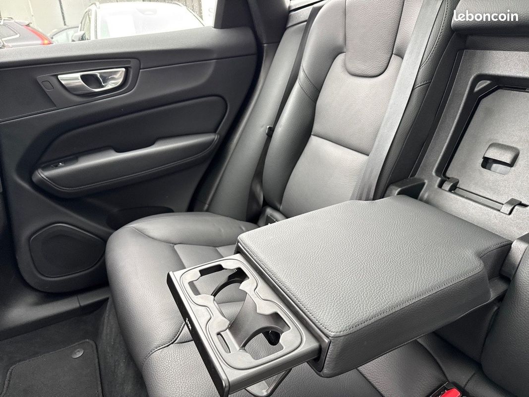 VOLVO XC60 T6 AWD Hybride rechargeable 253 ch+145 ch Geartronic 8 Plus Style Dark (image 24)