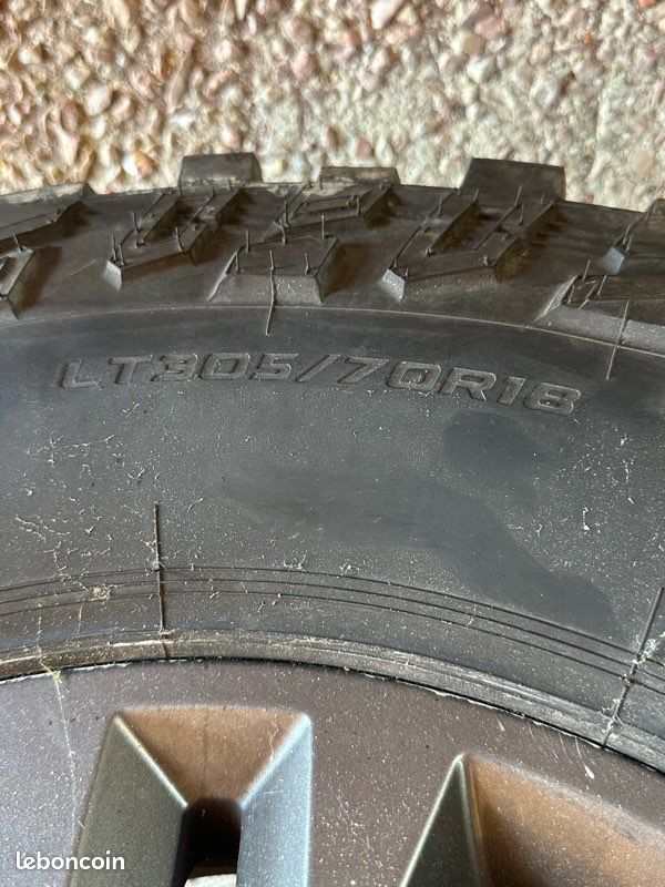 Vends 4 pneus Cooper STY PRO 305/70/18 neufs (image 3)