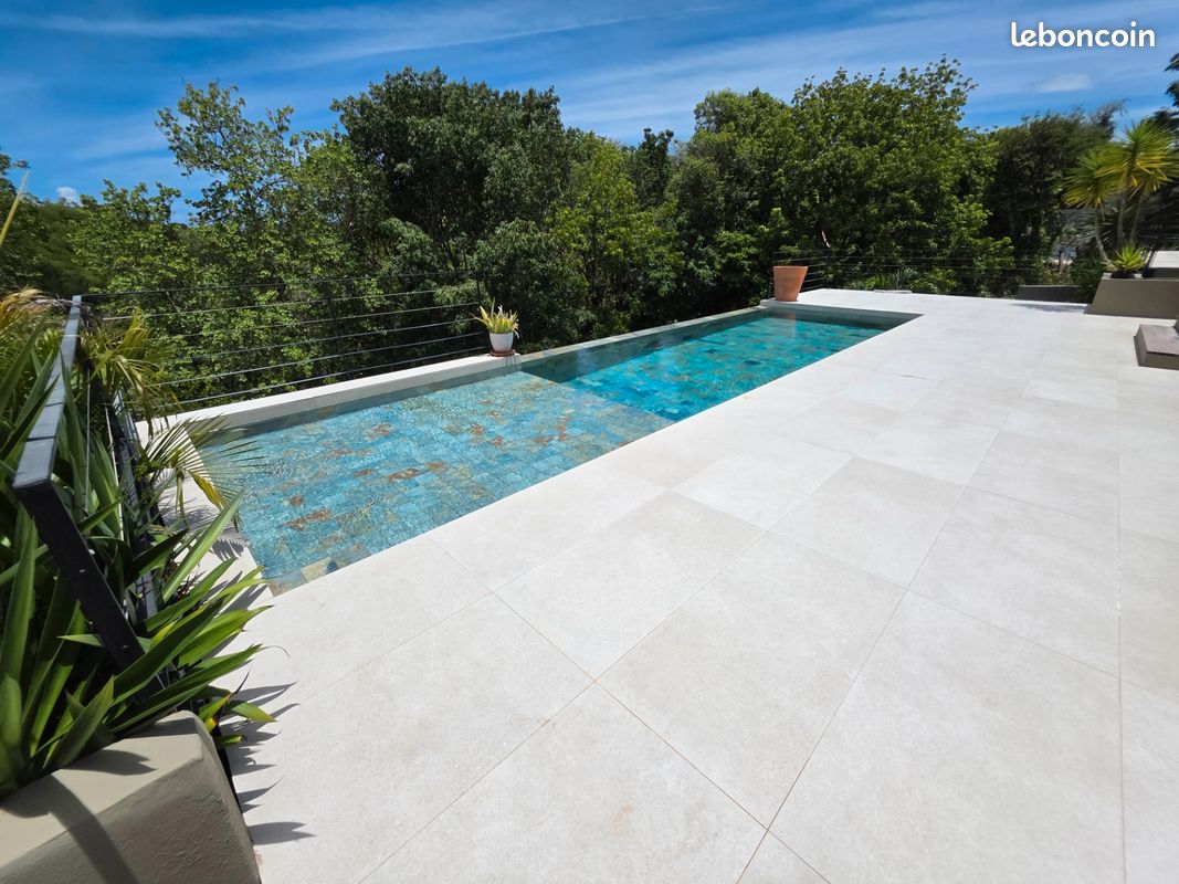 Maison 9 pièces 270 m² · à Le Gosier · 270 m² · 1 230 000 €