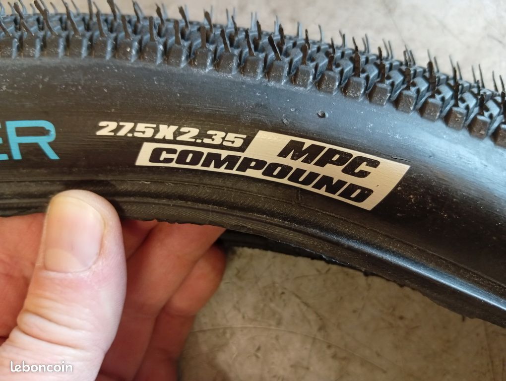 NEUF 2 Pneu vélo veetireco speedster 27.5x2.35 mpc compound - Équipements vélos
