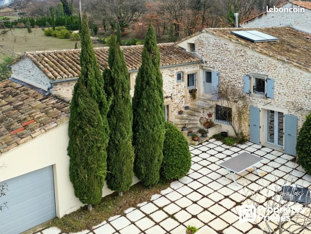 Maison 10 pièces 300 m² · à Visan · 300 m² · 1 095 000 €
