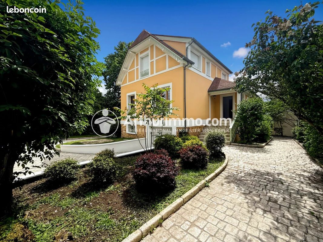 Maison 6 pièces 202 m² · à Soisy-sur-Seine · 202 m² · 685 000 €