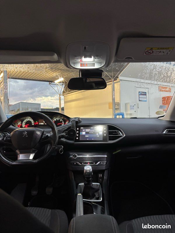 Peugeot 308 (image 3)