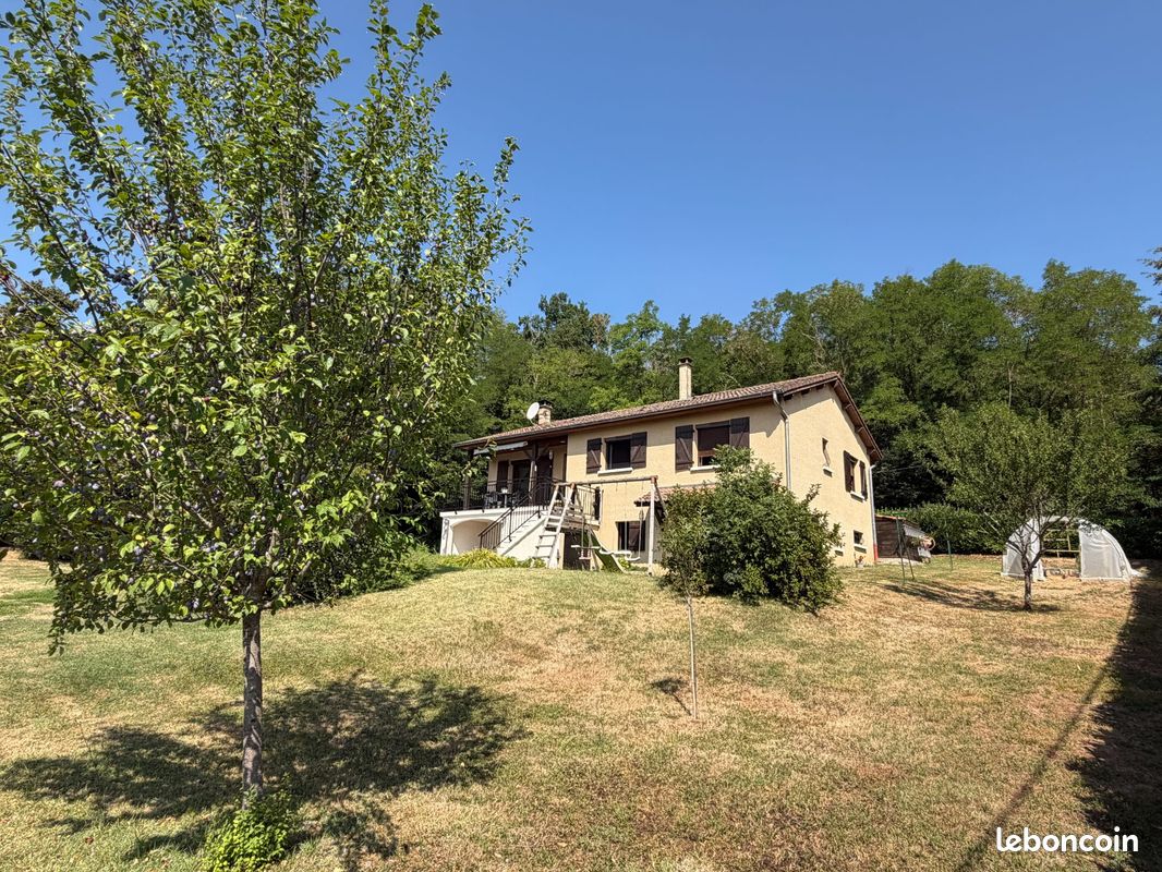 Maison 6 pièces 1635 m² · à Porte-des-Bonnevaux · 1 635 m² · 269 000 €