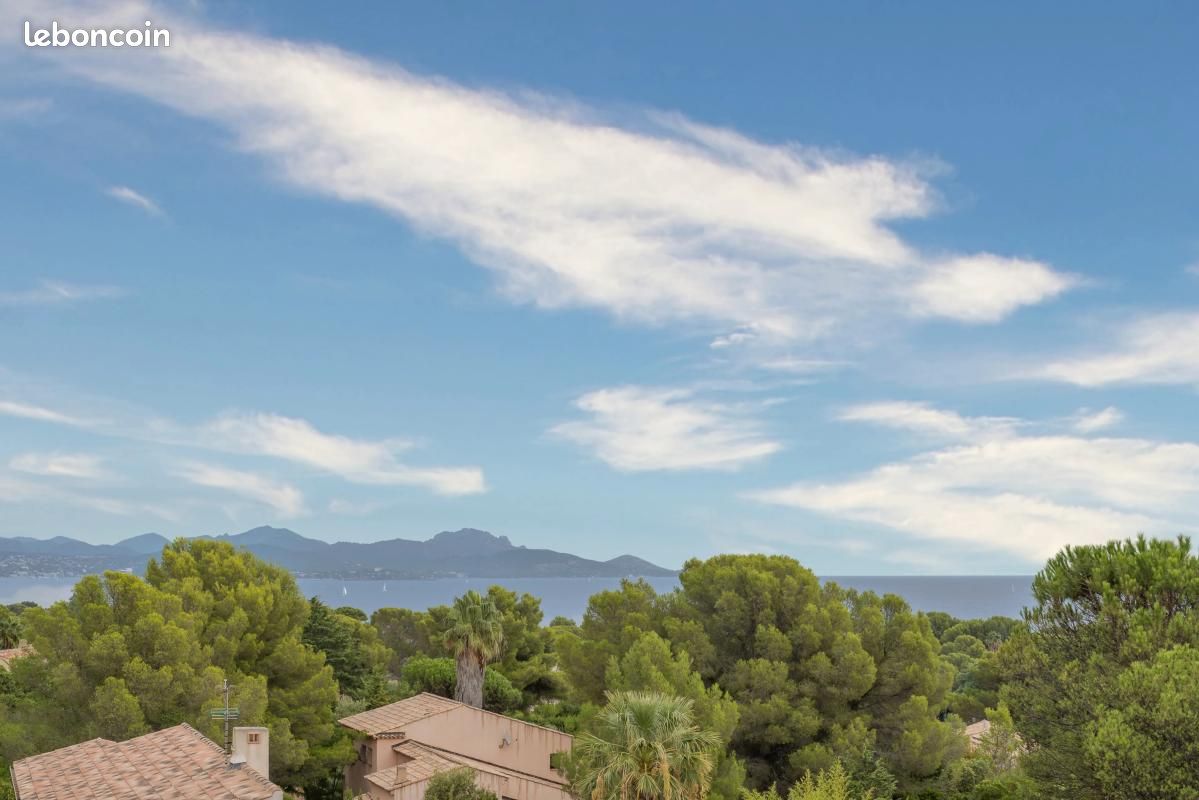 Maison 6 pièces 150 m² · à Fréjus · 150 m² · 991 000 €
