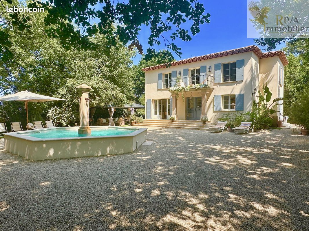 Maison 8 pièces 185 m² · à Six-Fours-les-Plages · 185 m² · 1 404 000 €