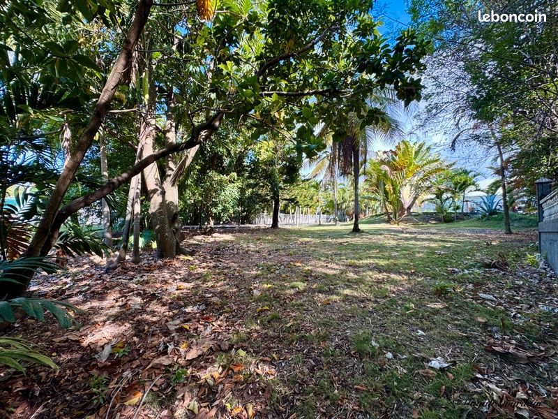 Terrain 760 m² Saint Francois · à Saint-François · 2 900 €/mois