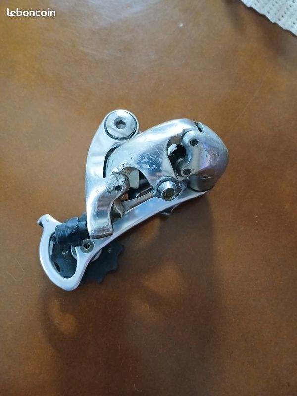 axe selecteur honda 125 cr 1988