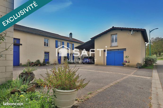 Maison 7 pièces 323 m²