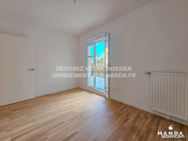 https://img.leboncoin.fr/api/v1/lbcpb1/images/58/88/cc/5888cc6da0681665903f2eba7d41b8e30b2ef118.jpg?rule=ad-image