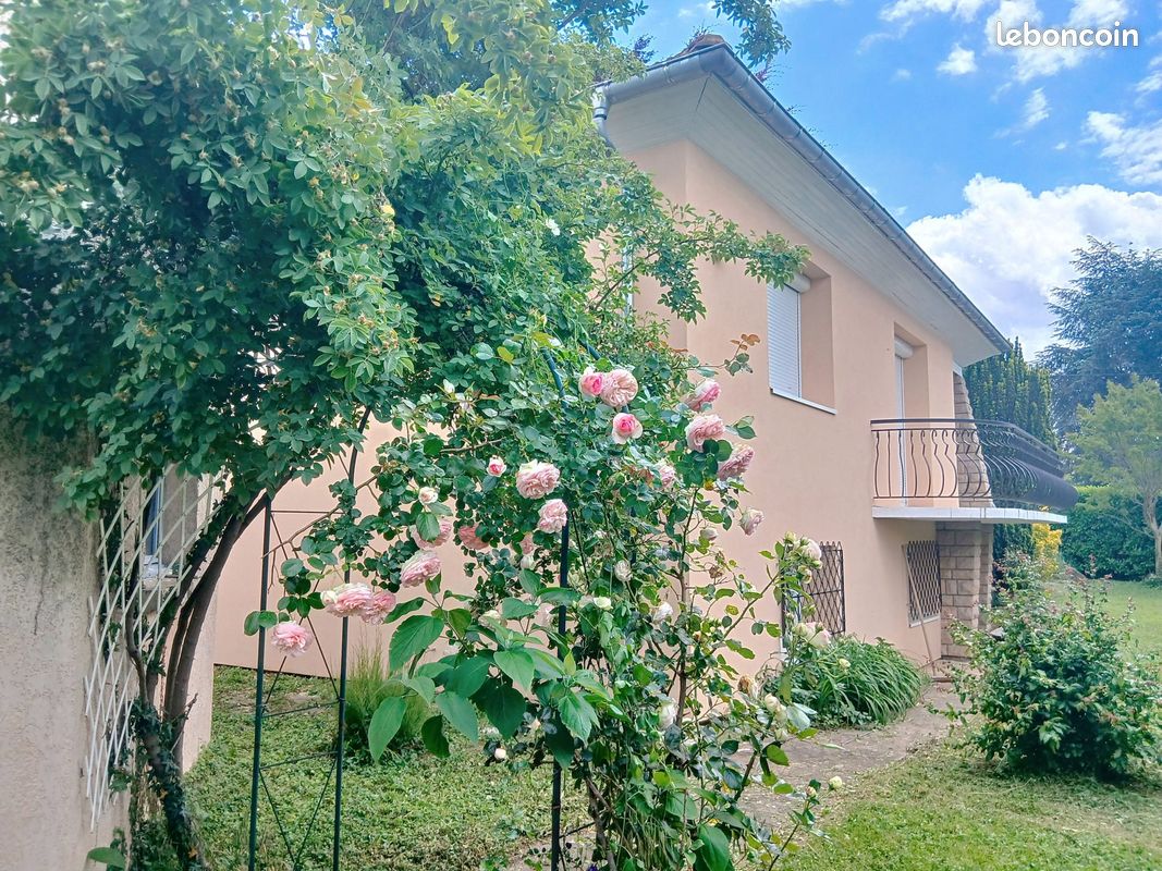 Maison 6 pièces 88 m² · à Chassieu · 88 m² · 560 000 €