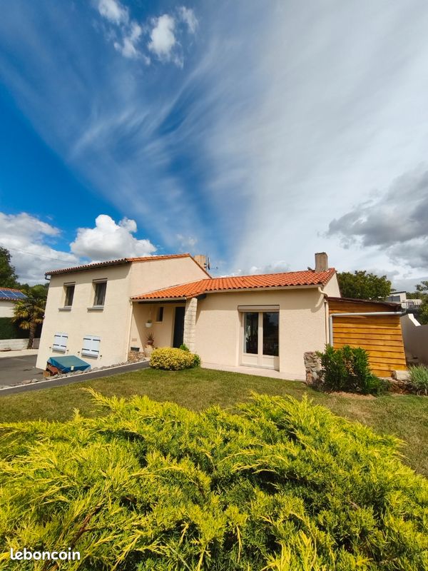 Maison 5 pièces 110 m² · à Cheffois · 110 m² · 180 000 €