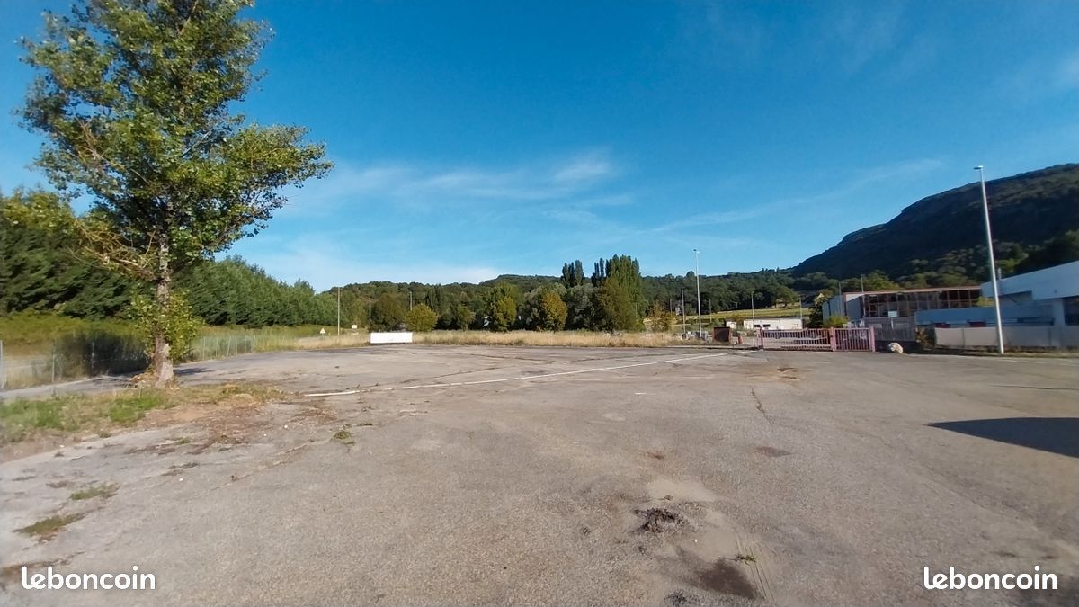 1 pièce 1 m² · à Murs-et-Gélignieux · 1 m² · 350 €/mois