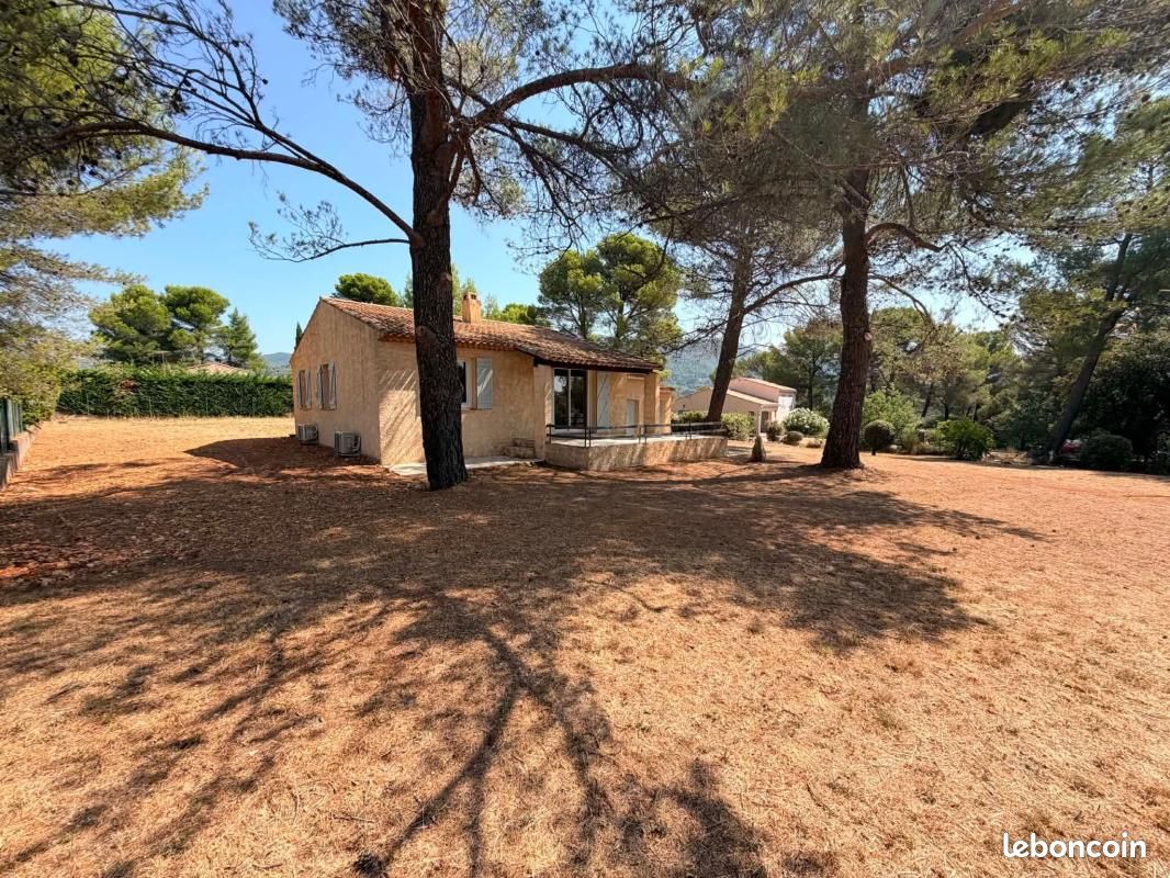 Maison 4 pièces 70 m² · à Aups · 70 m² · 1 500 €