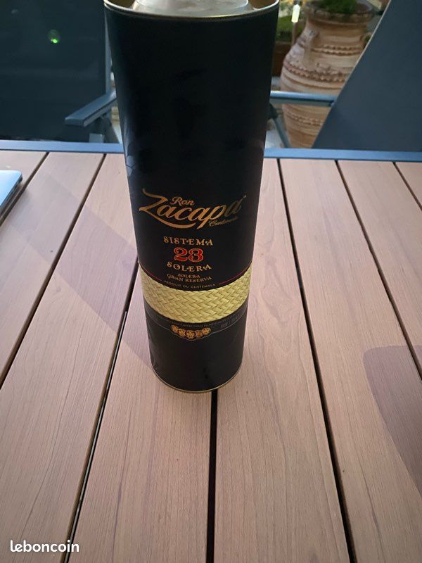 Lot Bouteilles whisky rhum avec et sans boîte vides (image 1)