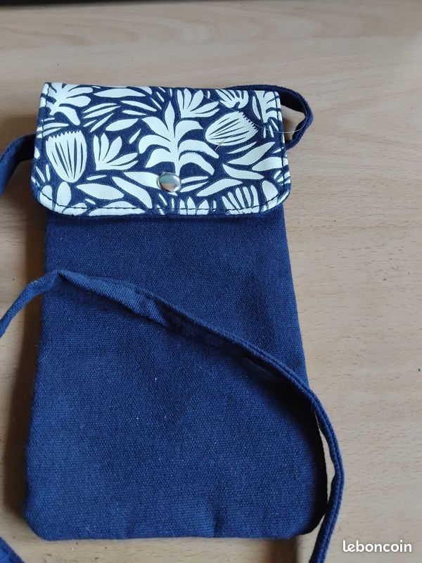 Etui pour portable (image 1)