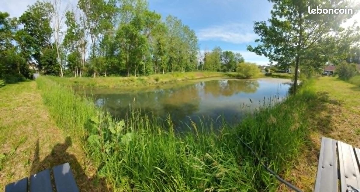 Terrain de loisirs avec petit étang · à Cloyes-les-Trois-Rivières · 18 500 €