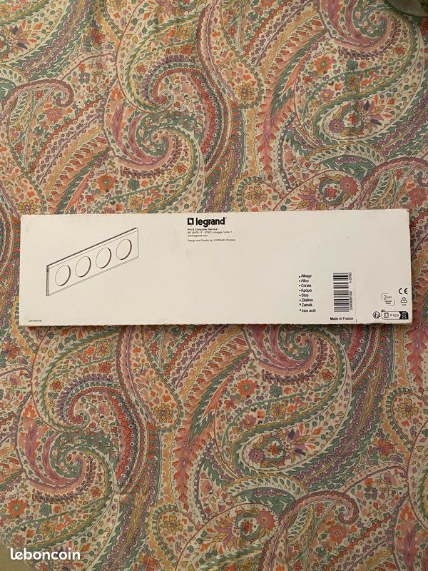 LEGRAND CELIANE PLAQUE CUIVRE OXYDÉ 3 POSTES ENTRAXE 71mm + SUPPORT