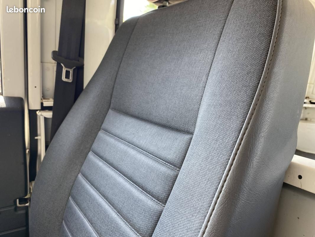 Land Rover Defender II HT 90 2.4 TD E (image 22)