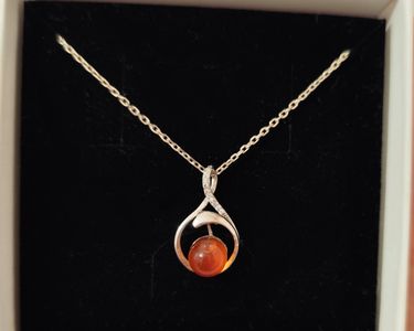 Lot De 18 Pendentifs Cœur En Ambre Baltique Et Argent 925 - Fait Main Pologne
