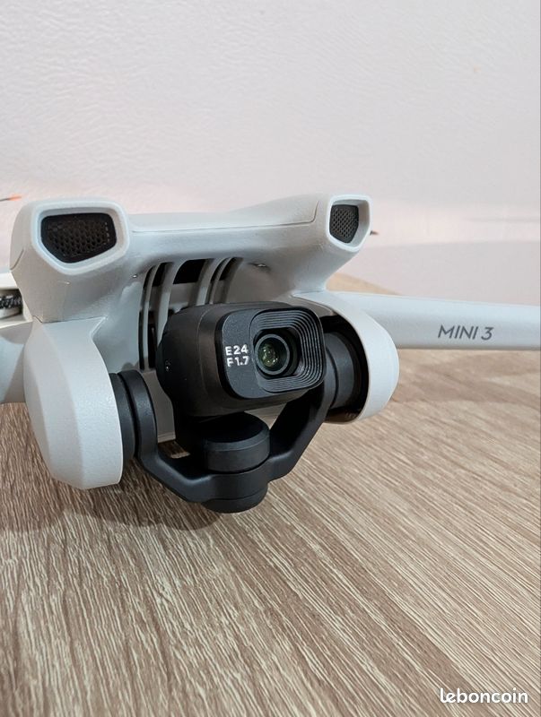 DJI Mini 3 Fly More Combo + Micro SD SanDisk – État comme neuf (Servi 4 fois) (image 2)