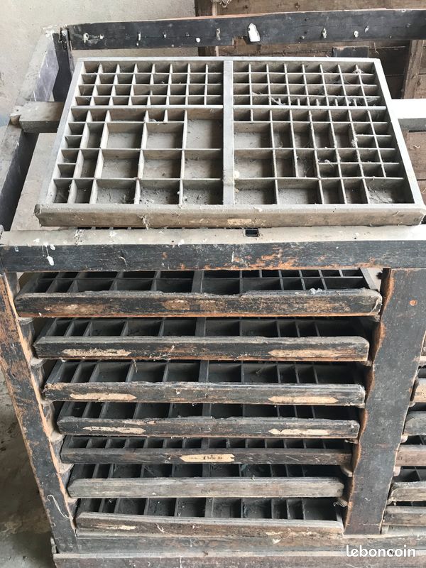 2 meubles d'imprimerie avec tiroirs de casse (image 3)