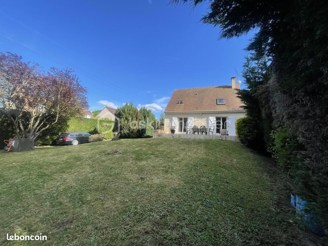 Maison 5 pièces 104 m² · à Égly · 104 m² · 325 000 €