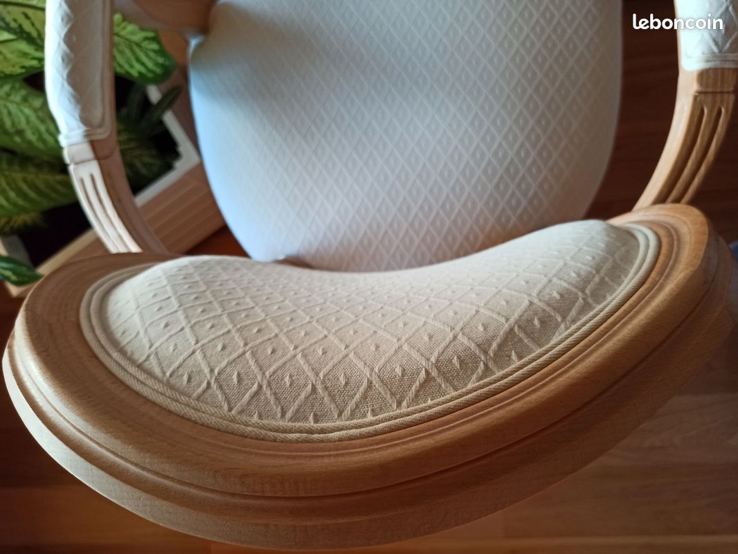 Fauteuil médaillon beige style Louis XVI très bon état - Décoration (image 9)