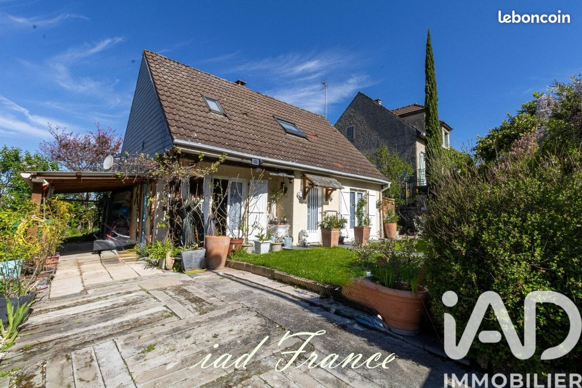 Maison 4 pièces 112 m² · à Maule · 112 m² · 325 000 €
