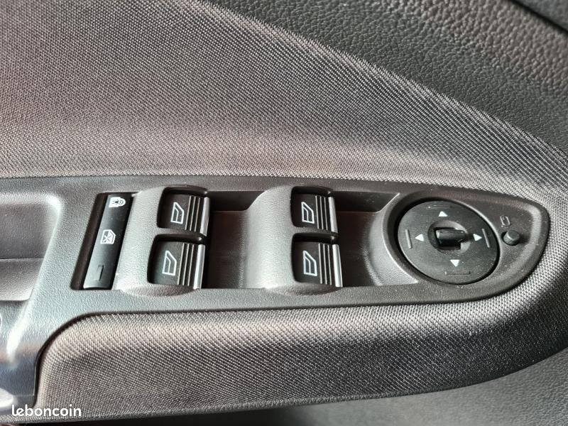 Ford C-MAX 1.5 TDCi 120 Titanium (image 7)